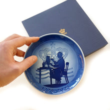 Carica l'immagine nel visualizzatore di Gallery, Royal Copenhagen Piatto Anniversario 250° edizione limitata