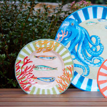 Load the image in the Gallery viewer, Tondo flat coast of 42 cm unbelievable melamine roses and tulips