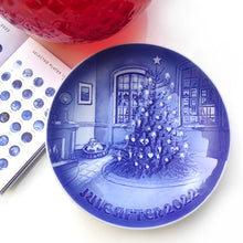 Load the image in the Gallery viewer, Bing & Grondahl dish of the year 2022 Collection