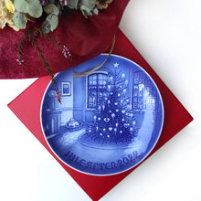 Load the image in the Gallery viewer, Bing & Grondahl dish of the year 2022 Collection