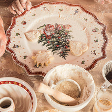 Carica l'immagine nel visualizzatore di Gallery, Piatto Torta panettone Natale Villeroy & Boch toy's delight