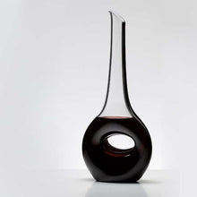 Carica l'immagine nel visualizzatore di Gallery, Riedel Decanter da vini in cristallo soffiato Black tie