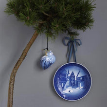 Load the image in the Gallery viewer, Royal Copenhagen dish of the year 2022 Collection