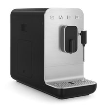 Carica l'immagine nel visualizzatore di Gallery, Smeg Macchina da caffè automatica Bean to cup nera BCC02BLMEU