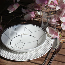 Carica l'immagine nel visualizzatore di Gallery, Taitù Servizio piatti Ferri porcellana 4 posti tavola