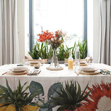 Carica l'immagine nel visualizzatore di Gallery, Frittilaria Tovaglia 100% lino Fritillaria The Napking made in Italy