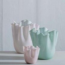 Load the image in the Gallery viewer, Venini Vaso Phazzoletto 24 cm green rio 700.02