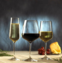 Load the image in the Gallery viewer, 4 Ovid Villey & Boch crystal glasses