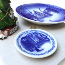 Load the image in the Gallery viewer, Royal Copenhagen plaque of the year 2022 Collection