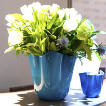 Carica l'immagine nel visualizzatore di Gallery, Venini Vaso Fazzoletto cm 31 acquamare 700.00