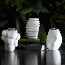 Carica l&#39;immagine nel visualizzatore di Gallery, Rosenthal Studio Line Vasi Midi vase varie forme
