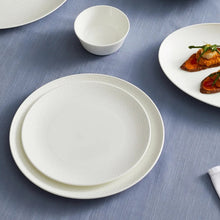 Carica l'immagine nel visualizzatore di Gallery, Gio Servizio tavola 18 pezzi porcellana Wedgwood
