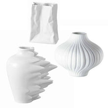Carica l&#39;immagine nel visualizzatore di Gallery, Rosenthal Studio Line Mini Vasi Design varie forme
