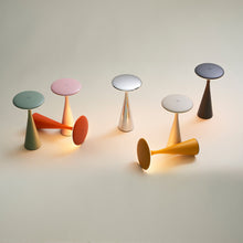 Load the image in the Gallery viewer, Ufo table lamp Lampada led ricaricabile Chic Mic
