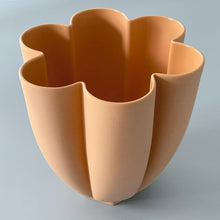 Load the image in the Gallery viewer, Rosenthal Porcelain Vaso Trinidad Tangerine Ed. Numbered 15/60
