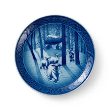 Load the image in the Gallery viewer, Royal Copenhagen plate of the year 2023 Collection
